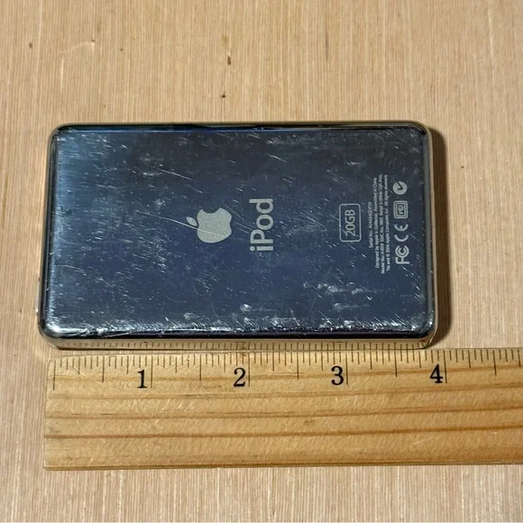 Apple iPod Classic Model-A1059 20GB BROKEN White Bad Battery “Parts/Repair” Read - Picture 9 of 10